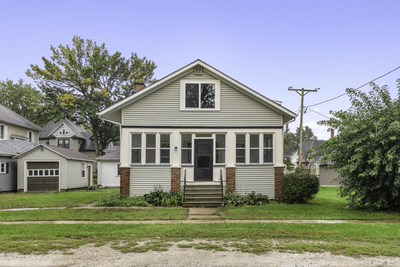 155 E Miller Ave., Hinckley, IL 60520