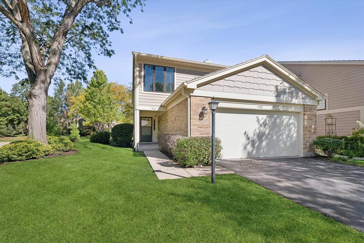 1302 Pimlico Pkwy. #-, Libertyville, IL 60048