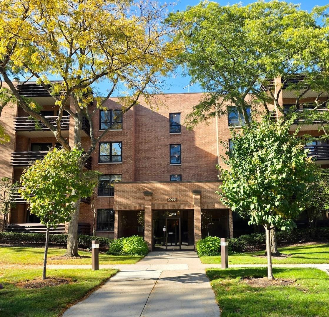 1066 Shermer Rd. #43, Northbrook, IL 60062