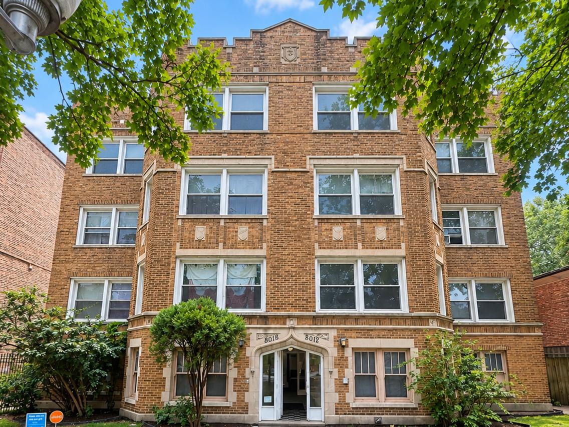 8012 S Essex Ave. #3S, Chicago, IL 60617