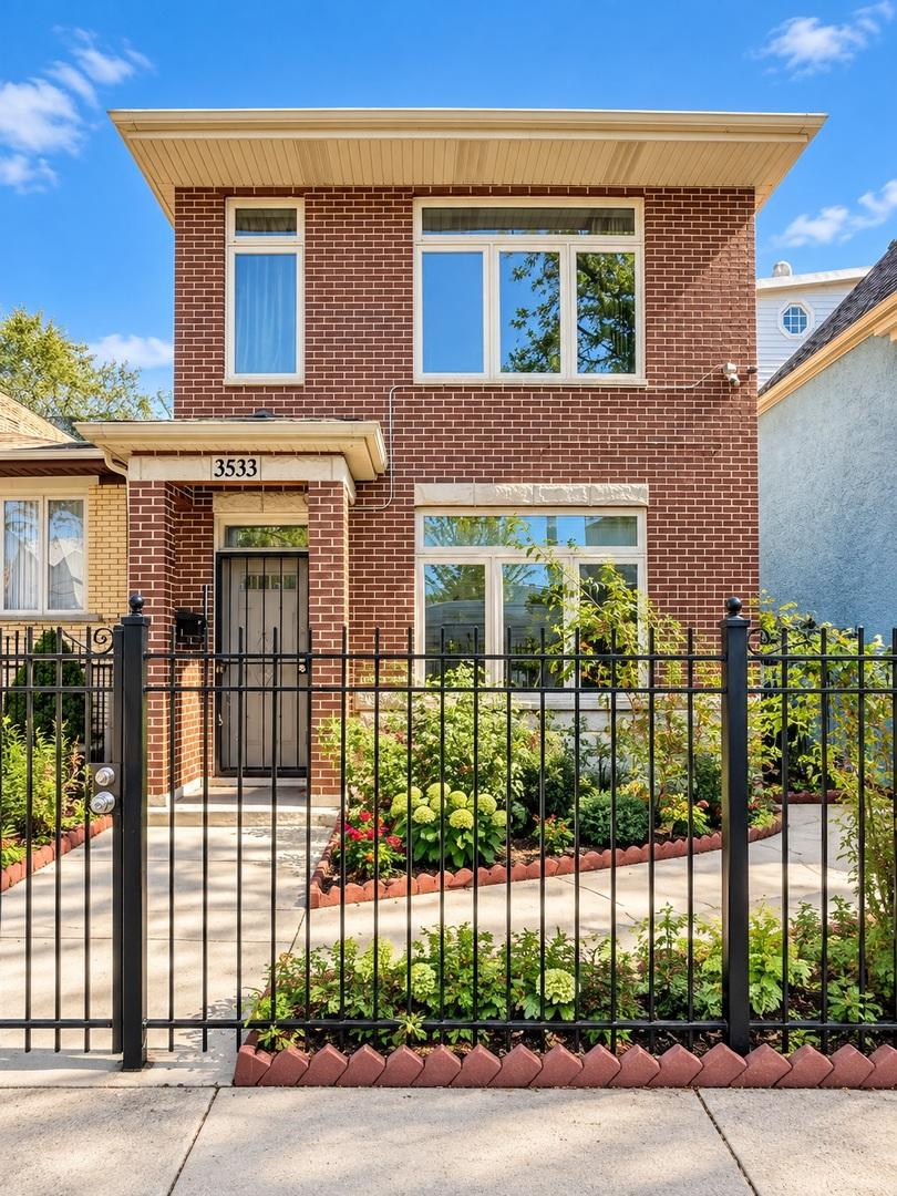 3533 S Rockwell St., Chicago, IL 60632