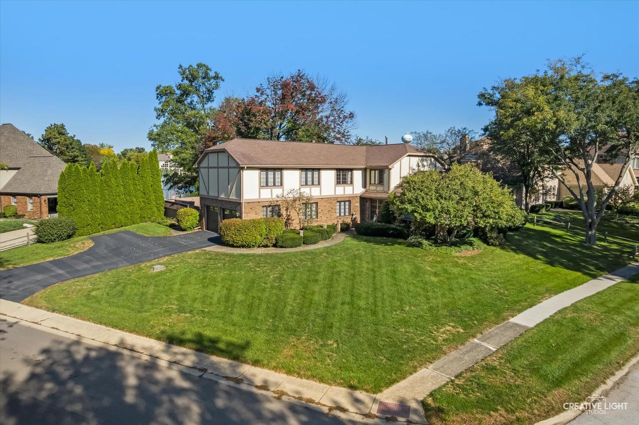 13 Windwood Dr., Sugar Grove, IL 60554