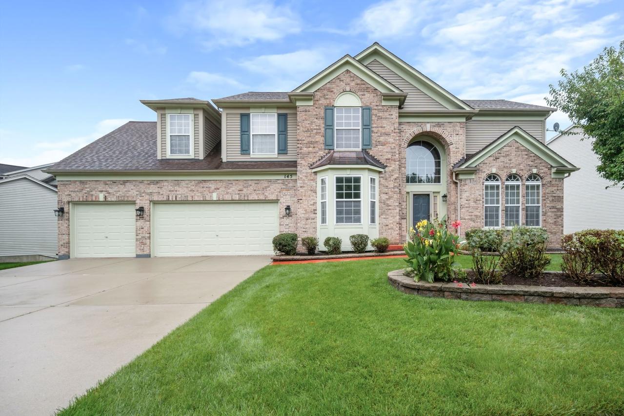 145 Rosewood Dr., Streamwood, IL 60107