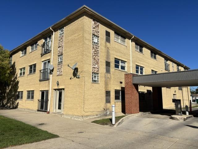 8320 W Belmont Ave. #11, Chicago, IL 60634