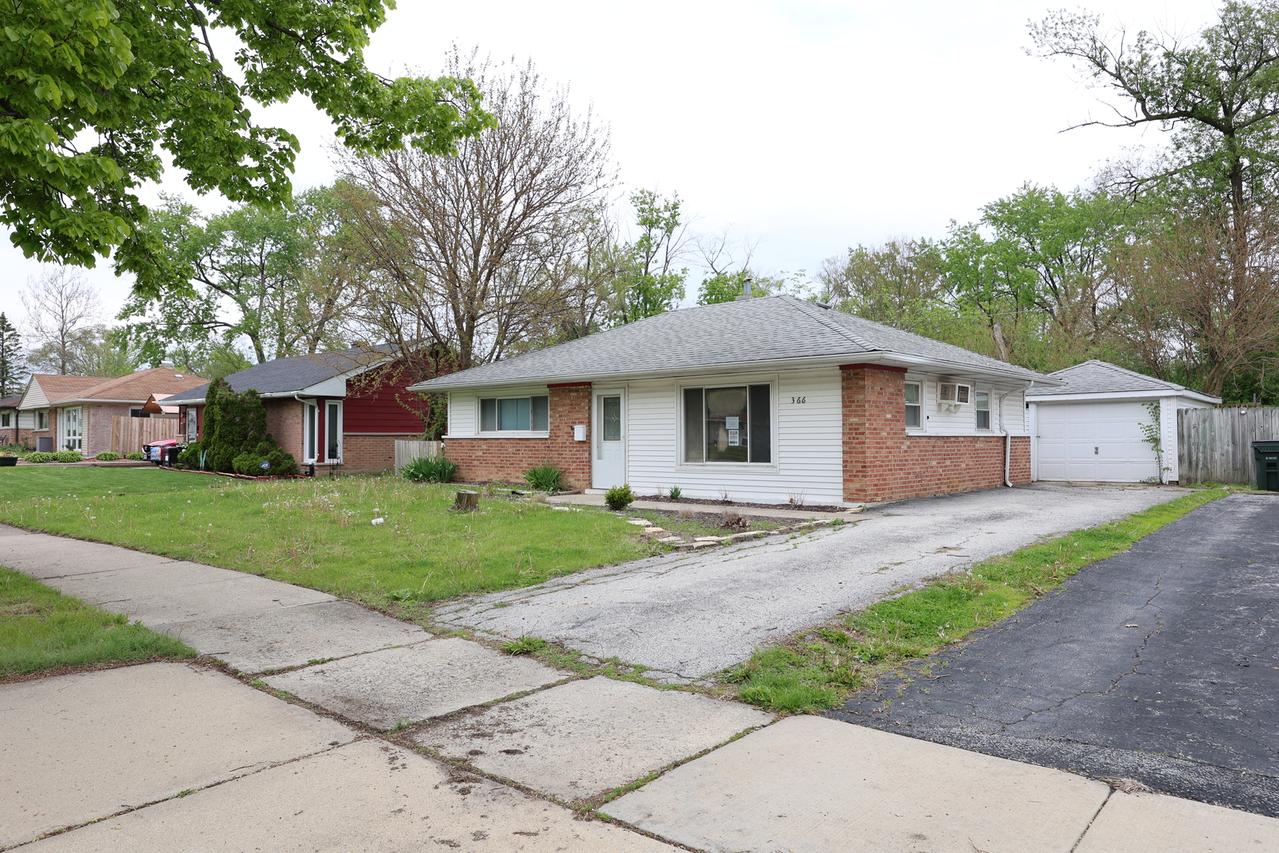 366 Blackhawk Dr., Park Forest, IL 60466