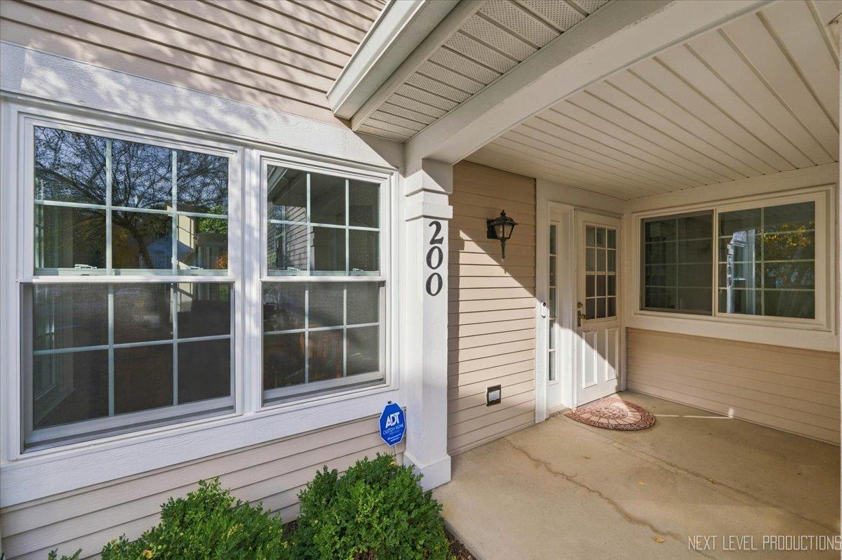 200 Lenox Ct., Carol Stream, IL 60188