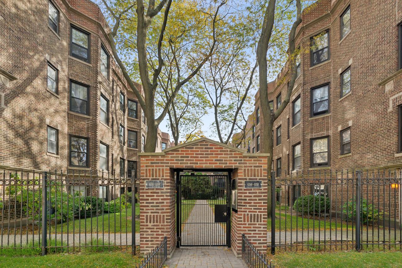 6257 N Sheridan Rd. #48, Chicago, IL 60660
