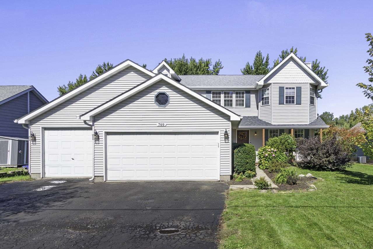 769 Cynthia Dr., Lake Holiday, IL 60548