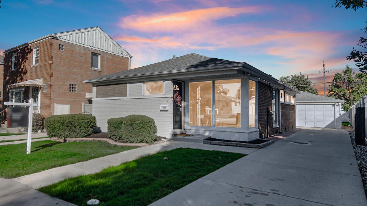5237 S Natoma Ave., Chicago, IL 60638