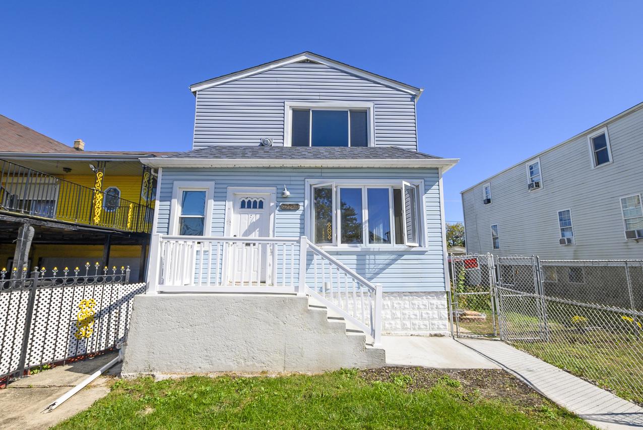 10335 S Hoxie Ave., Chicago, IL 60617