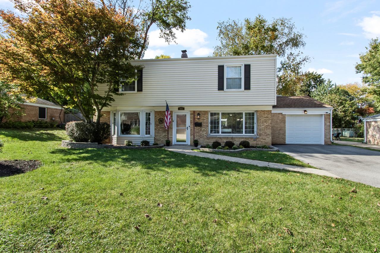 423 S 4th Ave., Libertyville, IL 60048