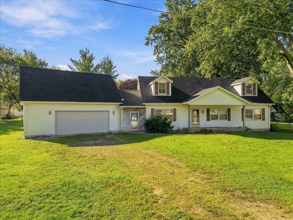 147 W Hubbard St., Amboy, IL 61310