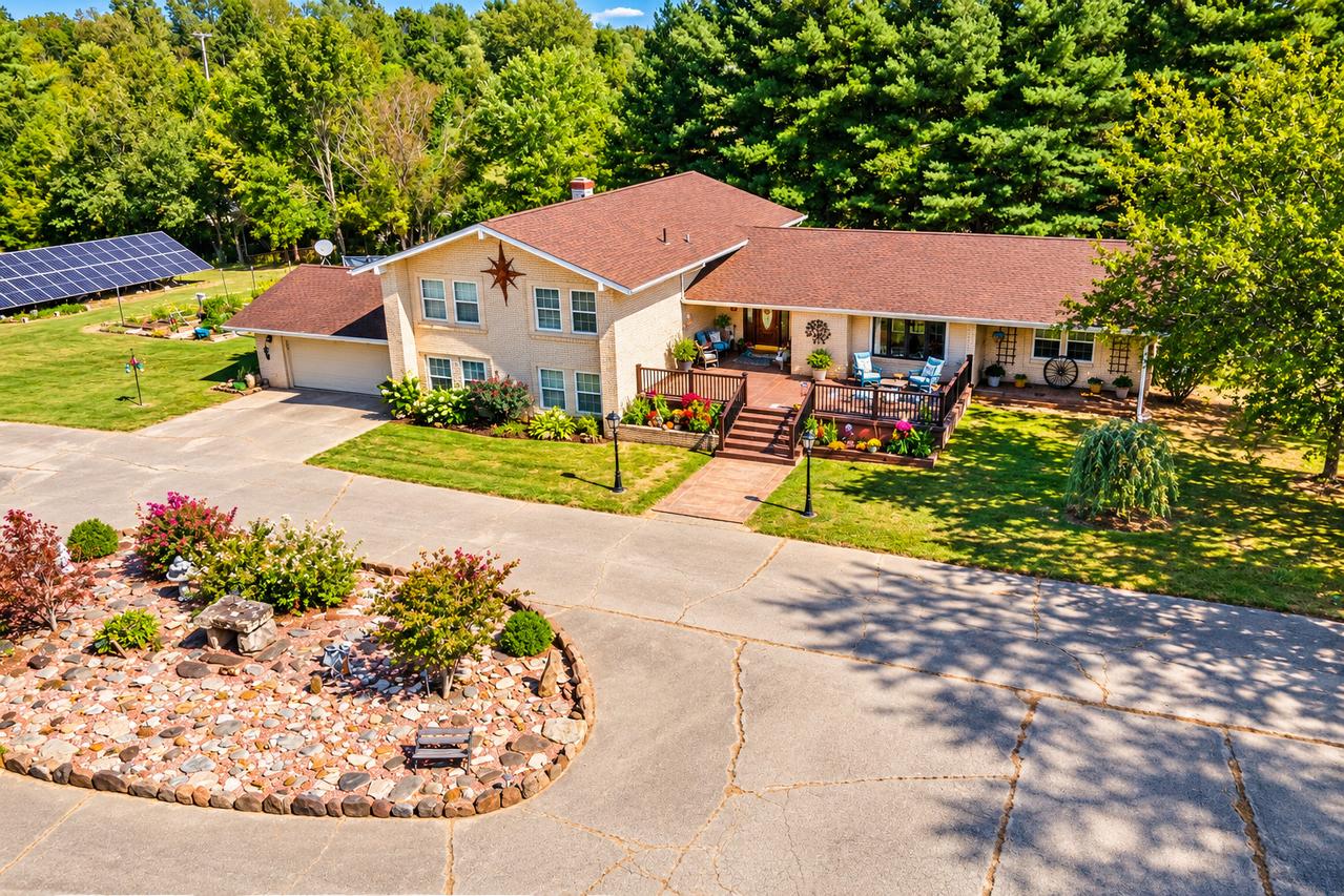62 Hines Rd., Murphysboro, IL 62966