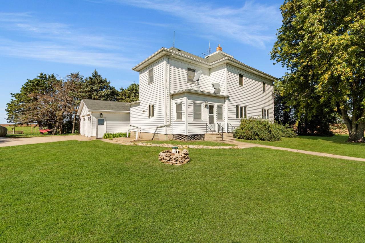 1799 E 8th Rd., Tonica, IL 61370