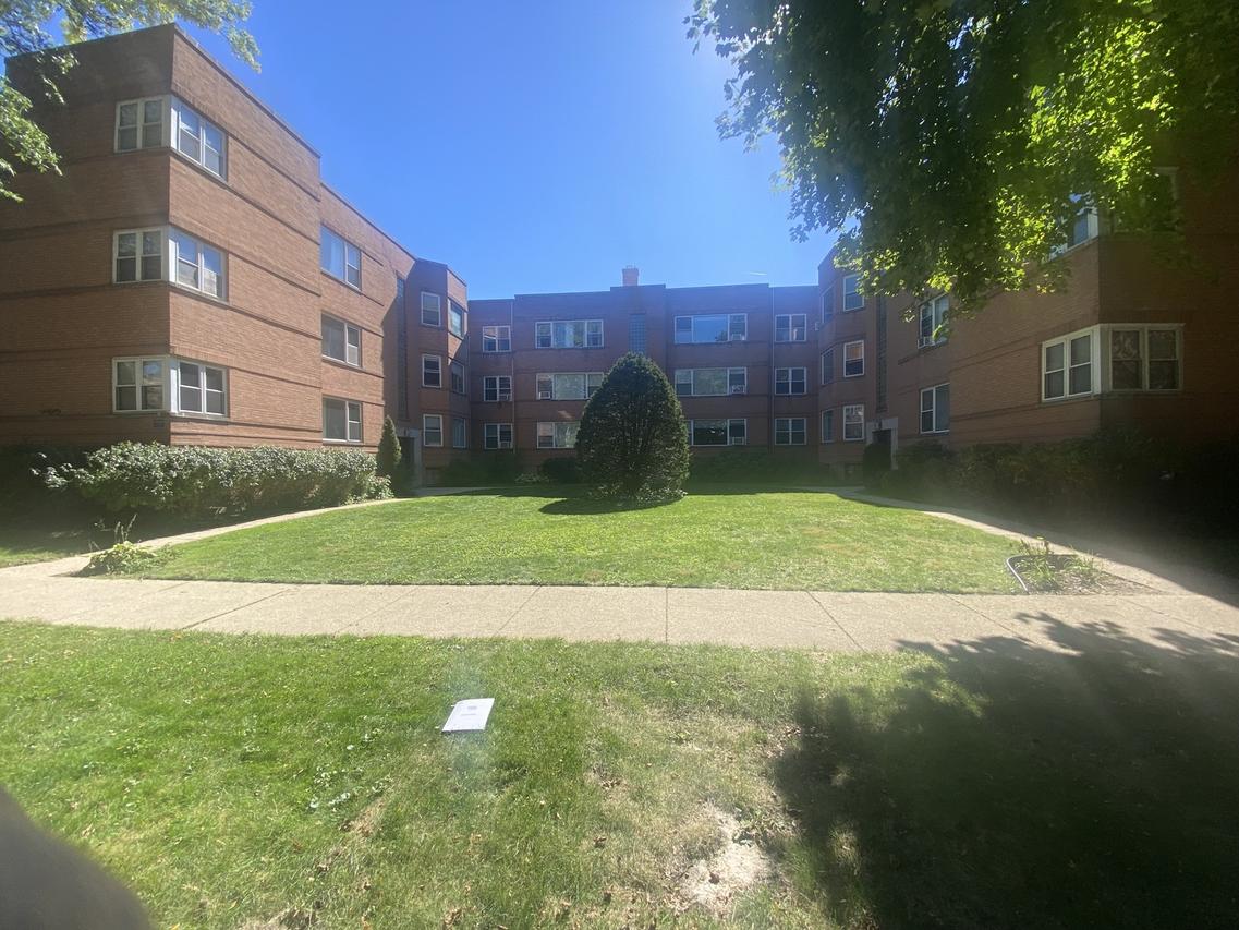 2637 W Fitch Ave. #1E, Chicago, IL 60645