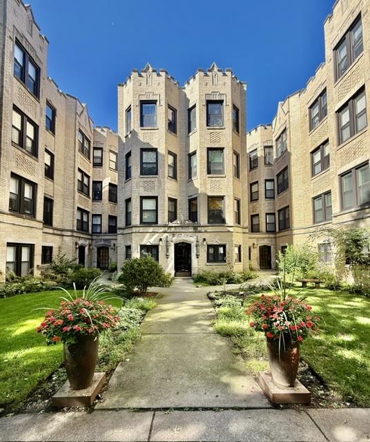 7074 N Wolcott Ave. #1, Chicago, IL 60626