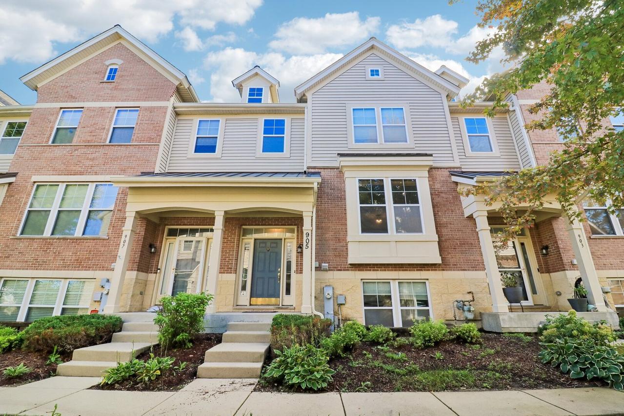905 Indigo Ct., Hanover Park, IL 60133
