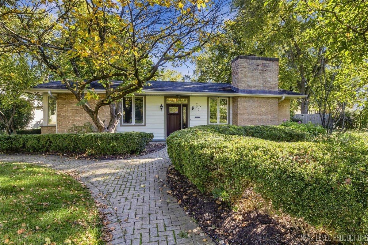 25 S Lincoln Ave., Geneva, IL 60134