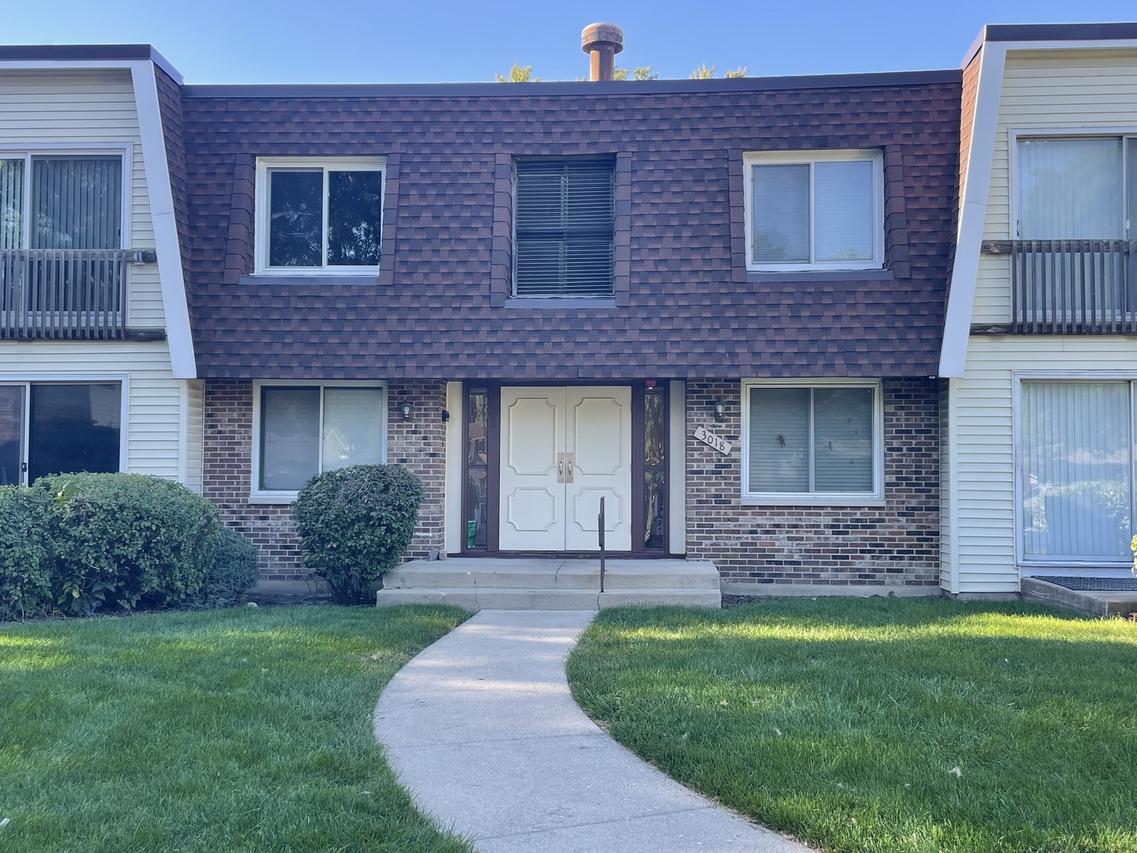 3018 Roberts Dr. #3, Woodridge, IL 60517