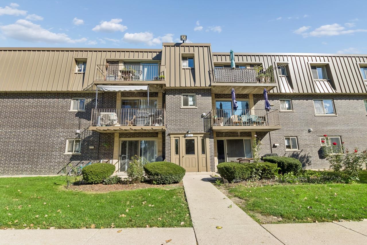 572 Fairway View Dr. #1B, Wheeling, IL 60090