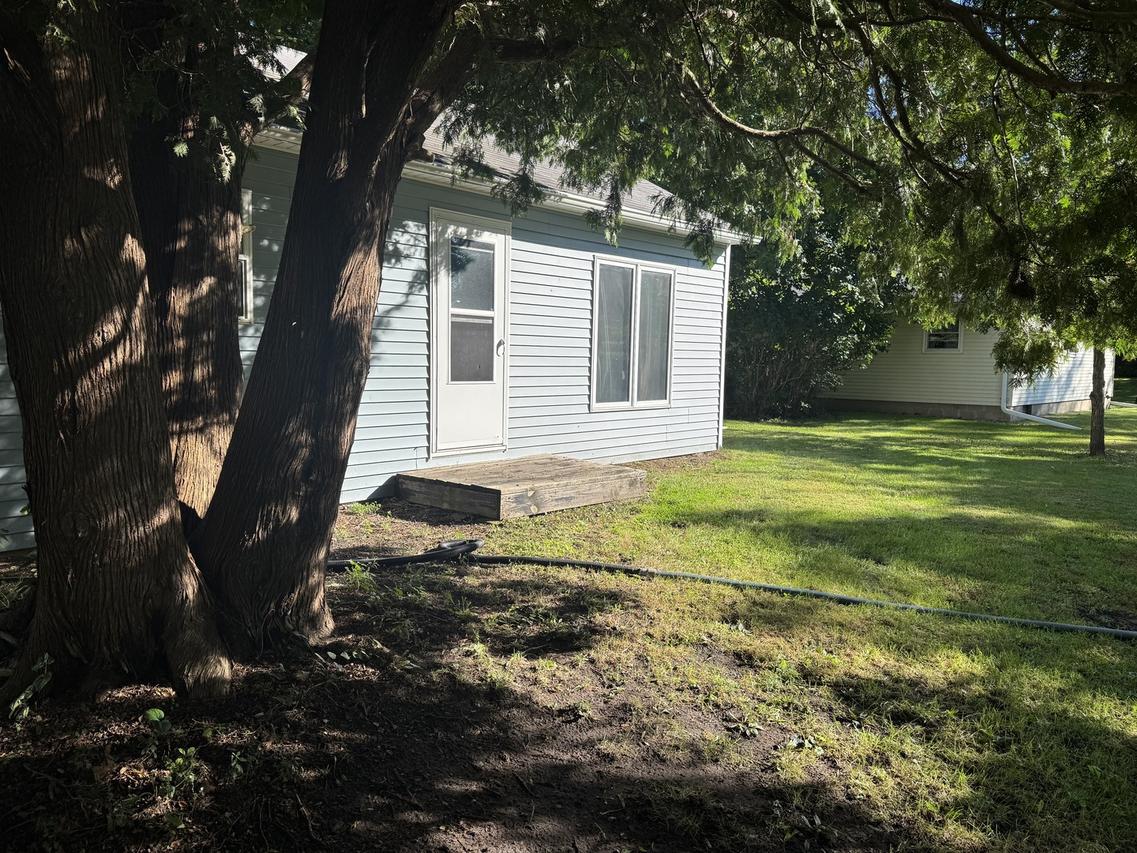 15059 1485 East St., Wyanet, IL 61379