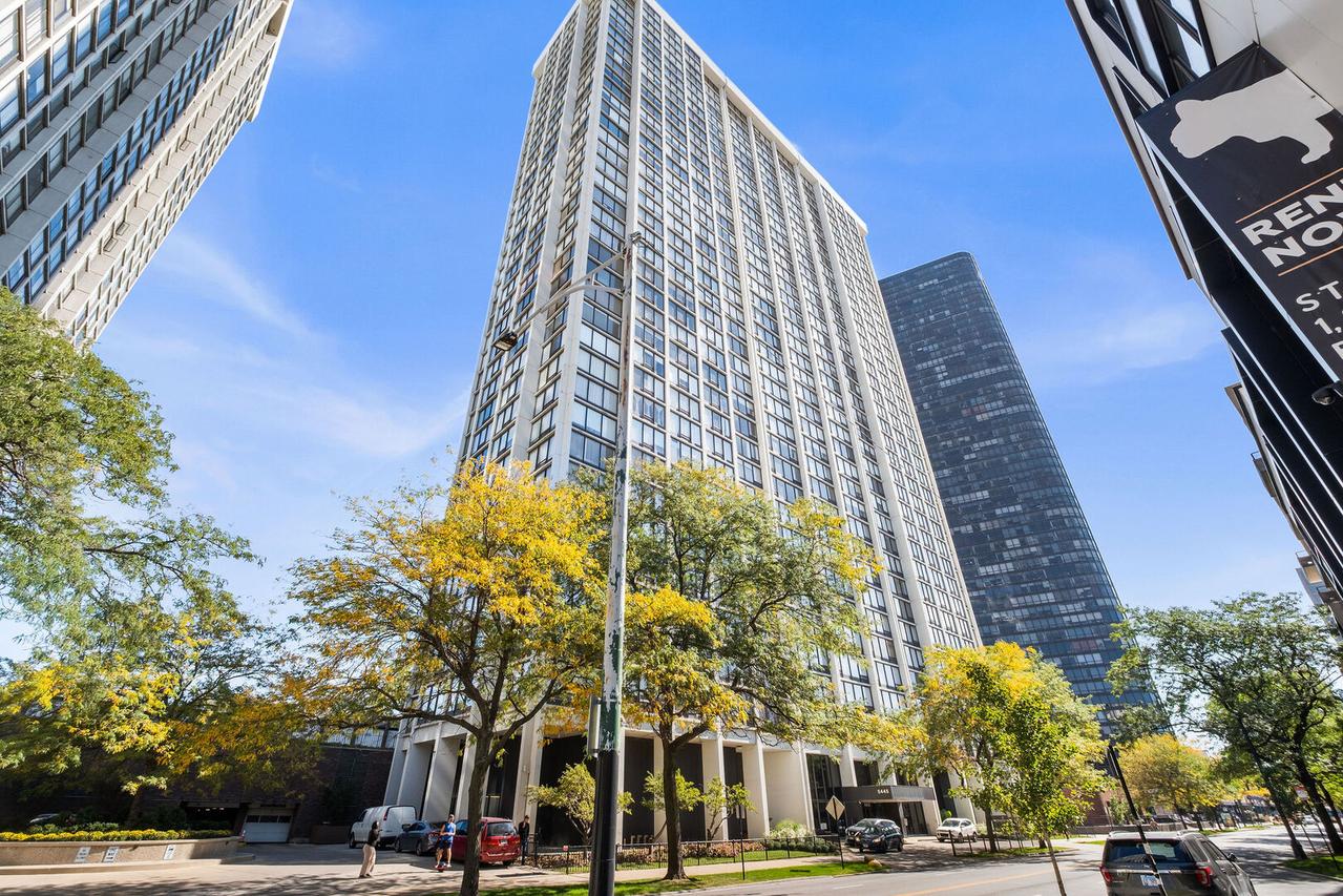 5445 N Sheridan Rd. #2109, Chicago, IL 60640