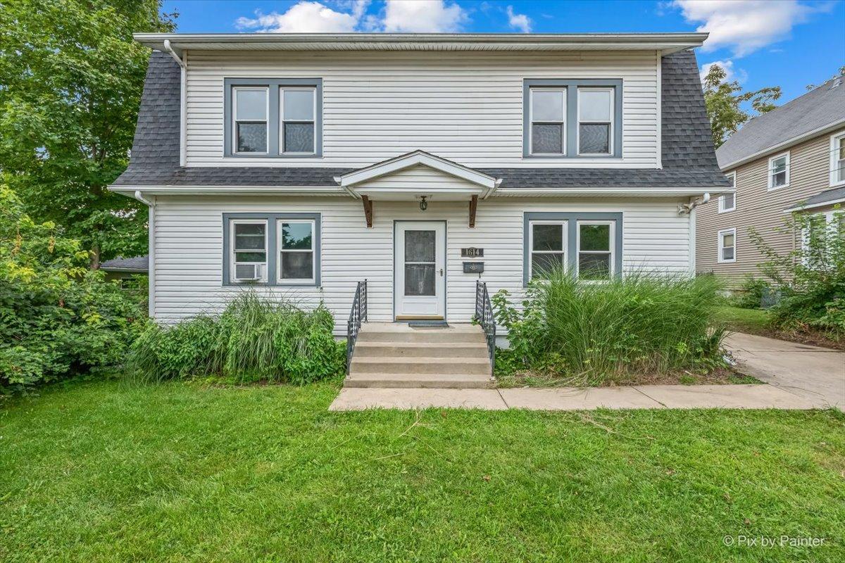 1614 S Carroll Ave., Freeport, IL 61032