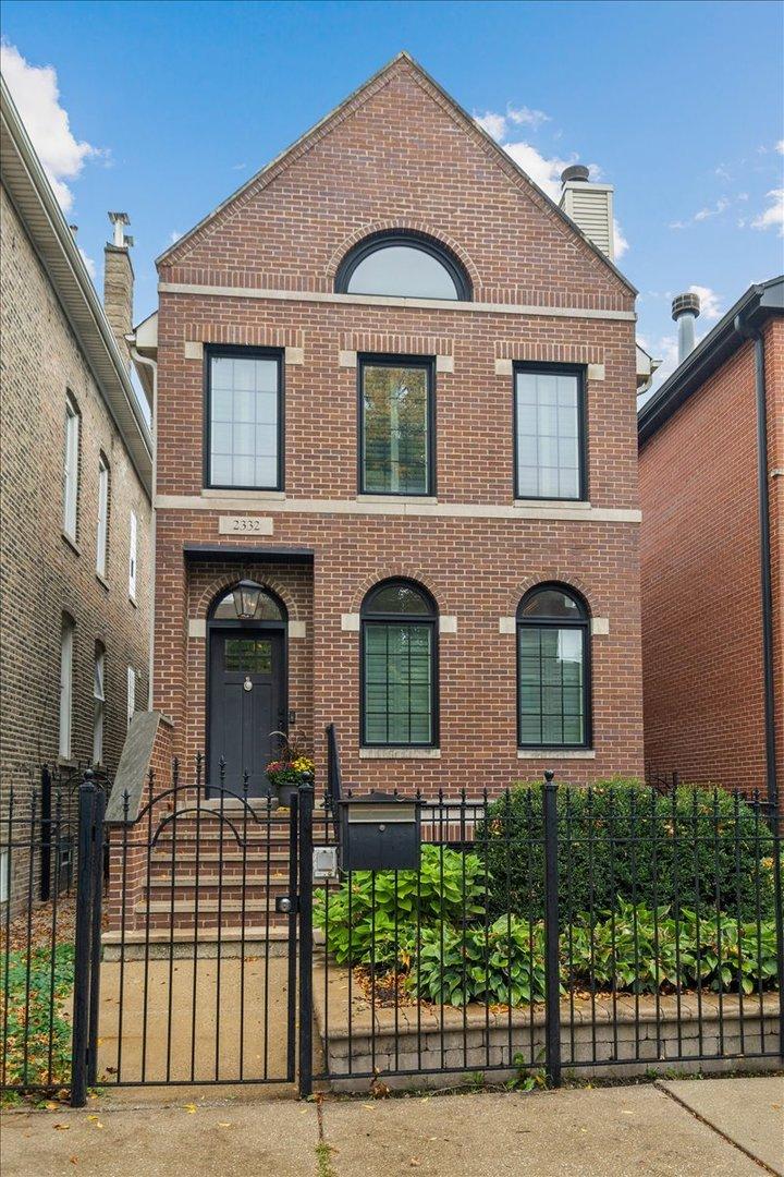 2332 W Dickens Ave., Chicago, IL 60647