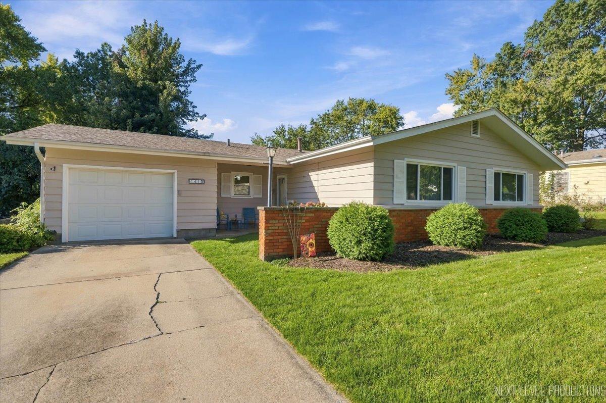 410 Harmony Dr., North Aurora, IL 60542