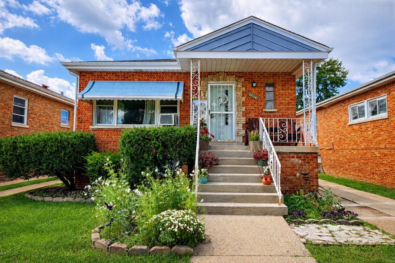 3724 S 60th Ct., Cicero, IL 60804