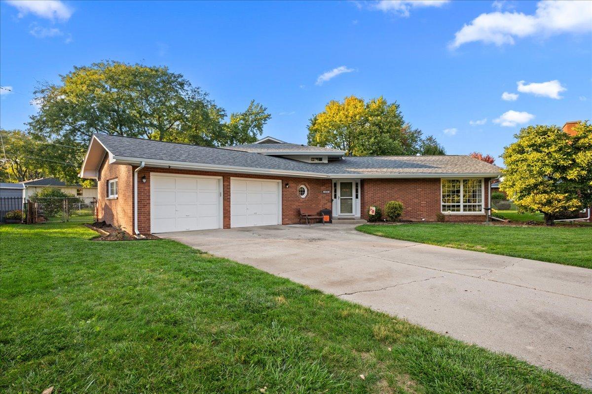 1333 Merrimac Pl., Aurora, IL 60506