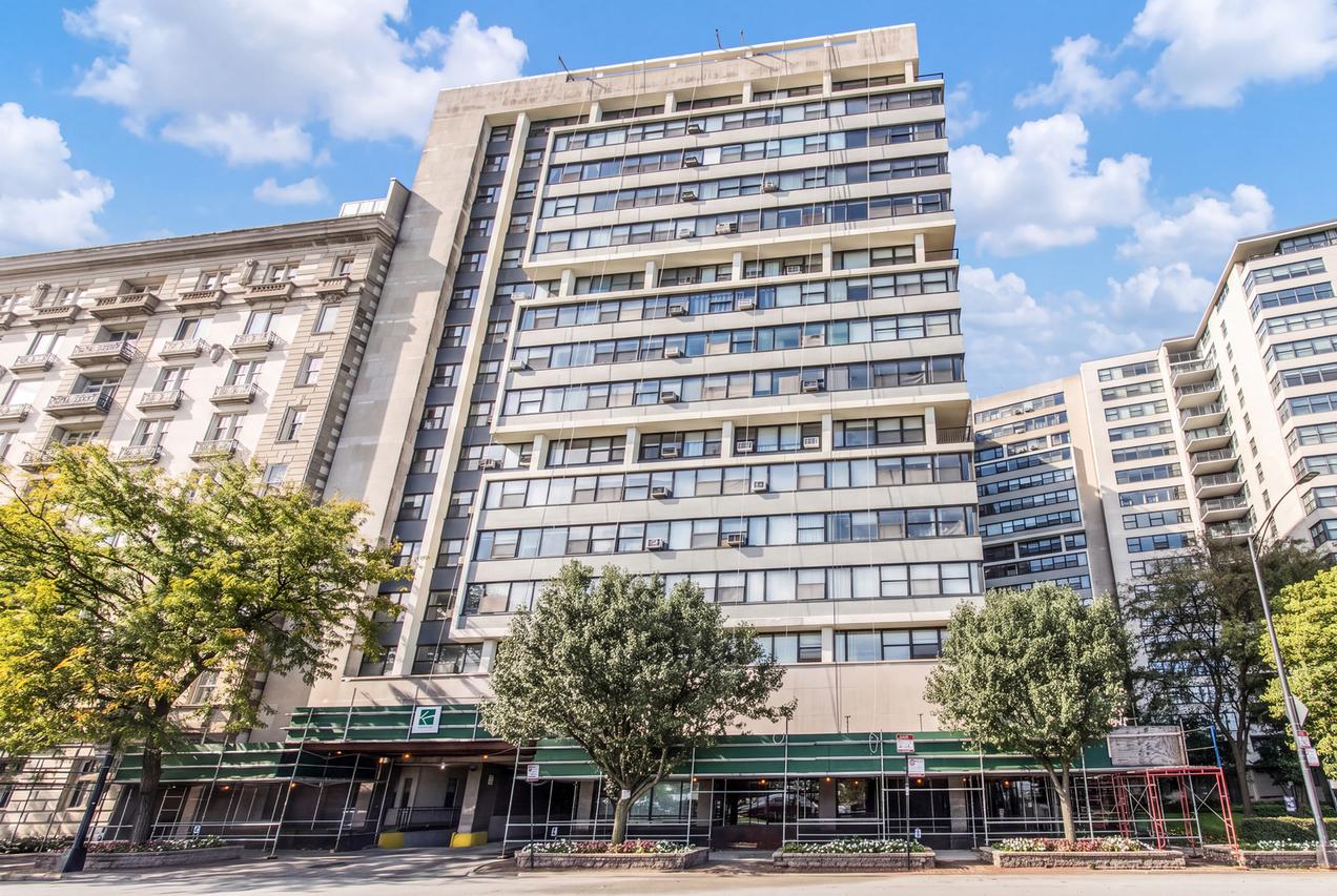 3410 N Lake Shore Dr. #15G, Chicago, IL 60657