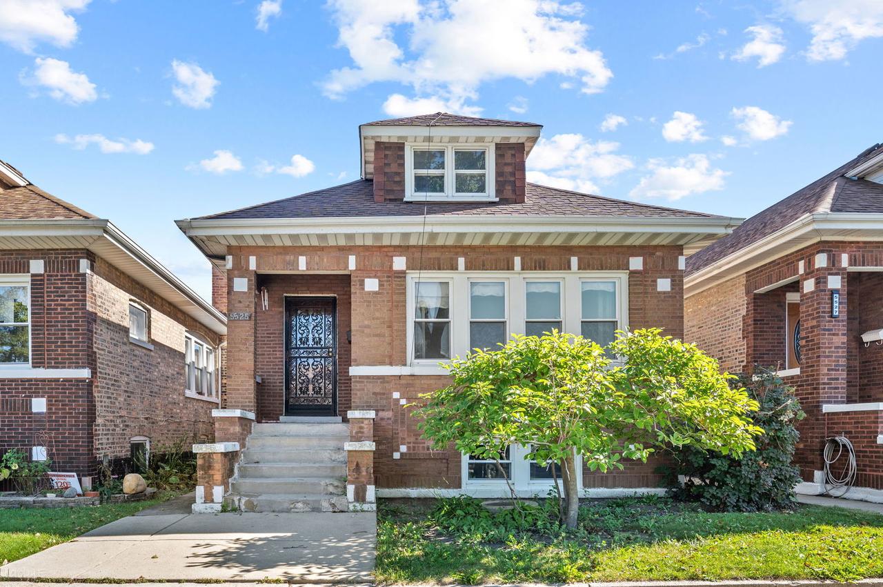 5525 S Francisco Ave., Chicago, IL 60629