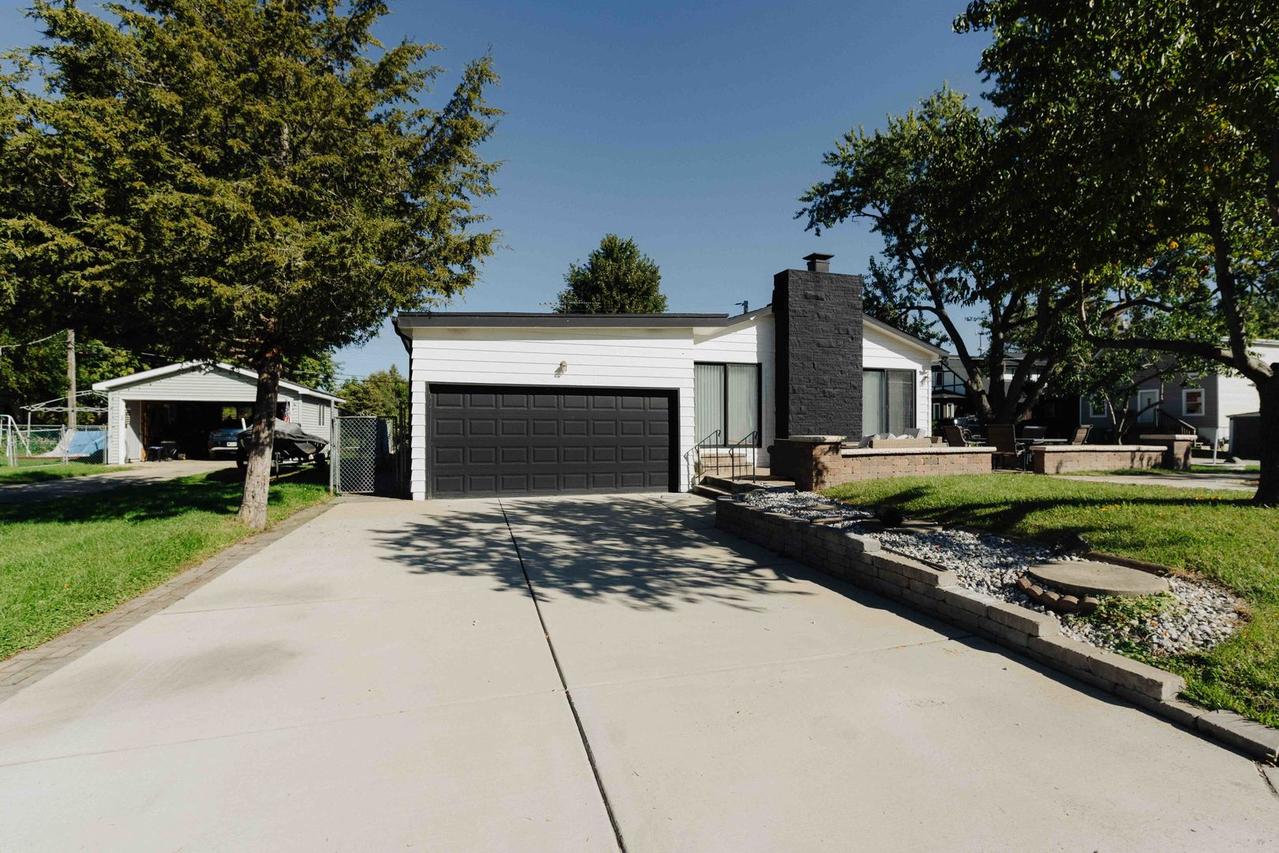 27044 W Sunset Ave., Antioch, IL 60002