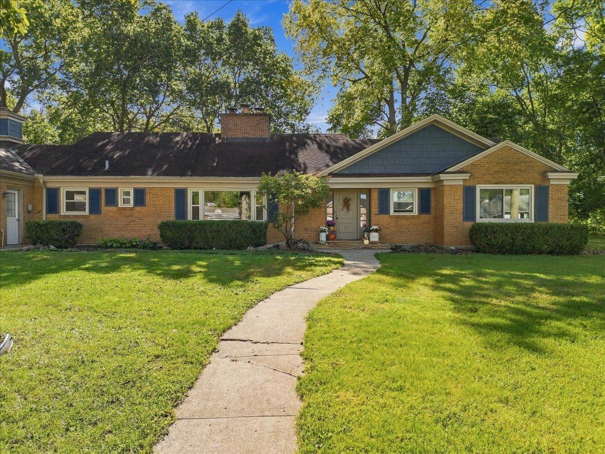 1020 Eustace Dr., Dixon, IL 61021
