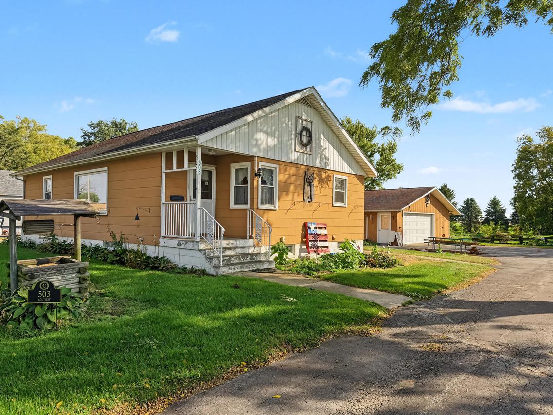 503 South St., Crescent City, IL 60928