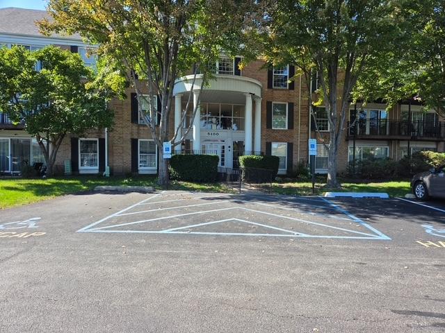 5100 Carriageway Dr. #109, Rolling Meadows, IL 60008