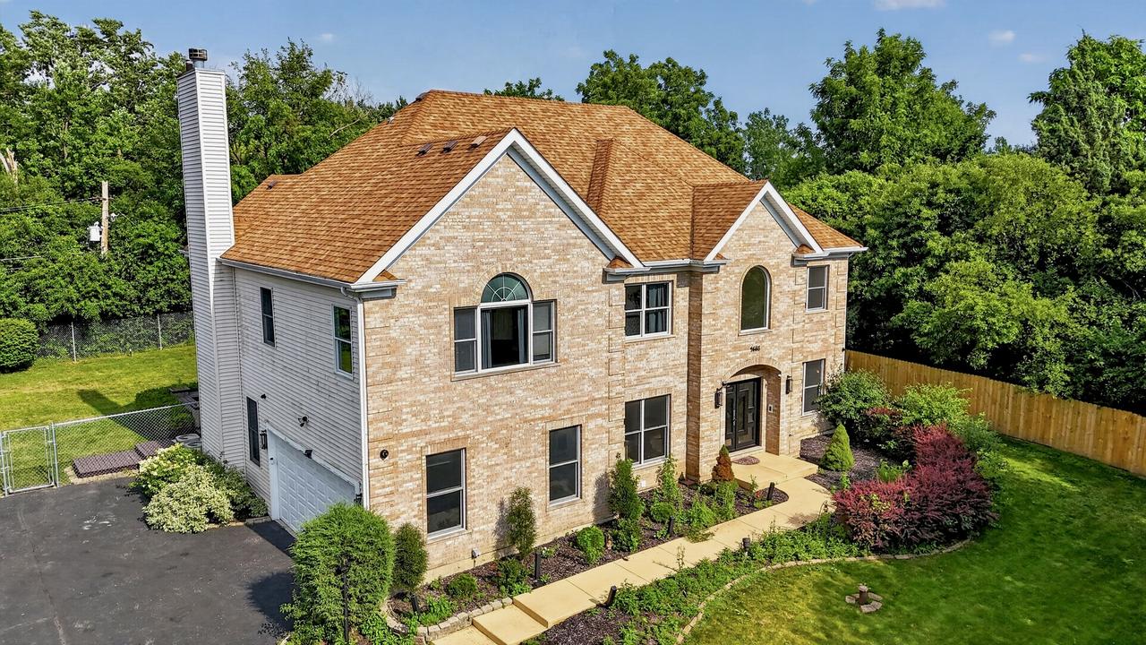 1685 Marion St., Roselle, IL 60172