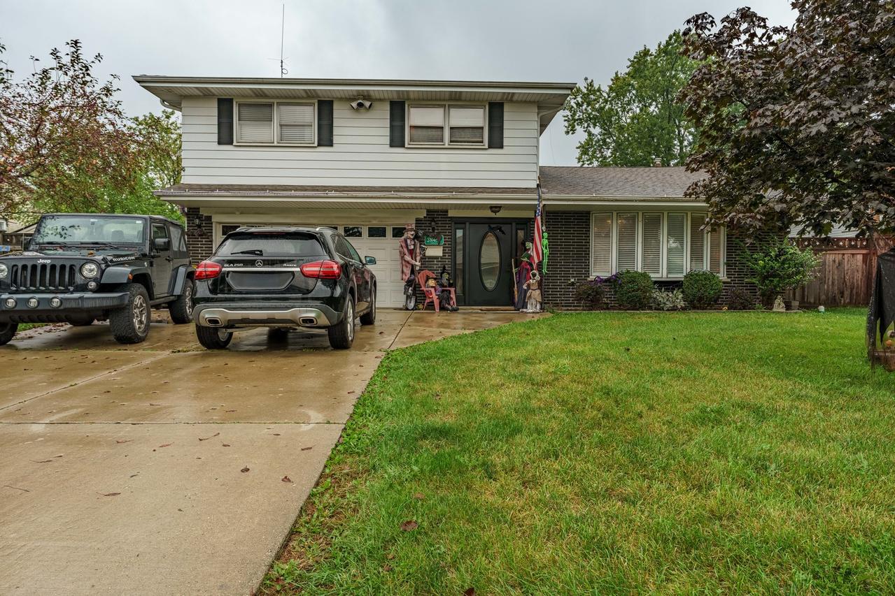 3N458 Patricia Ln., Elmhurst, IL 60126