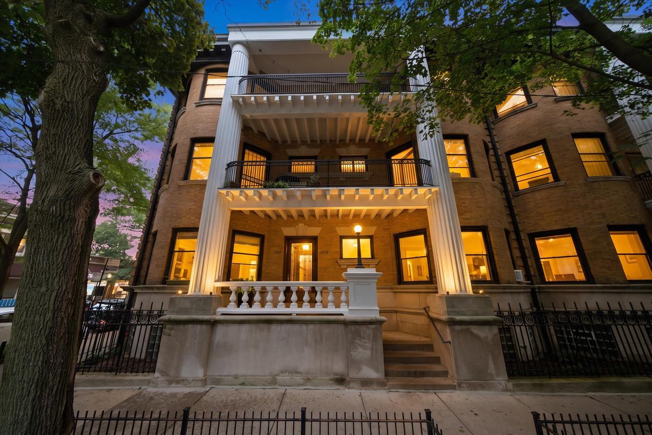 5703 S Blackstone Ave. #1, Chicago, IL 60637