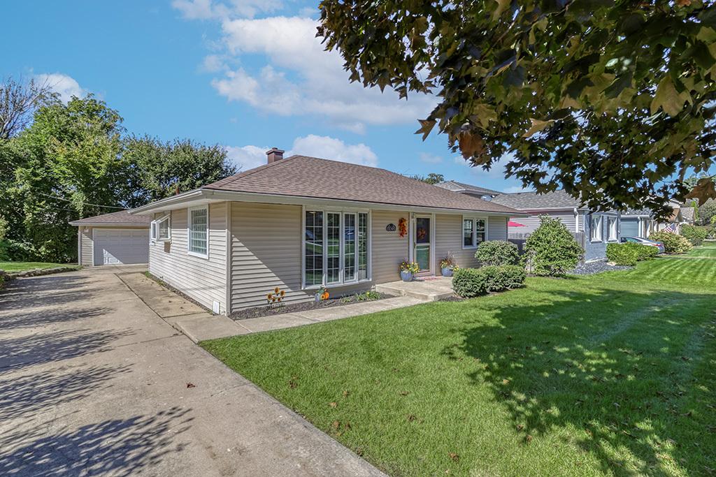 1048 Hermes Ave., Lemont, IL 60439