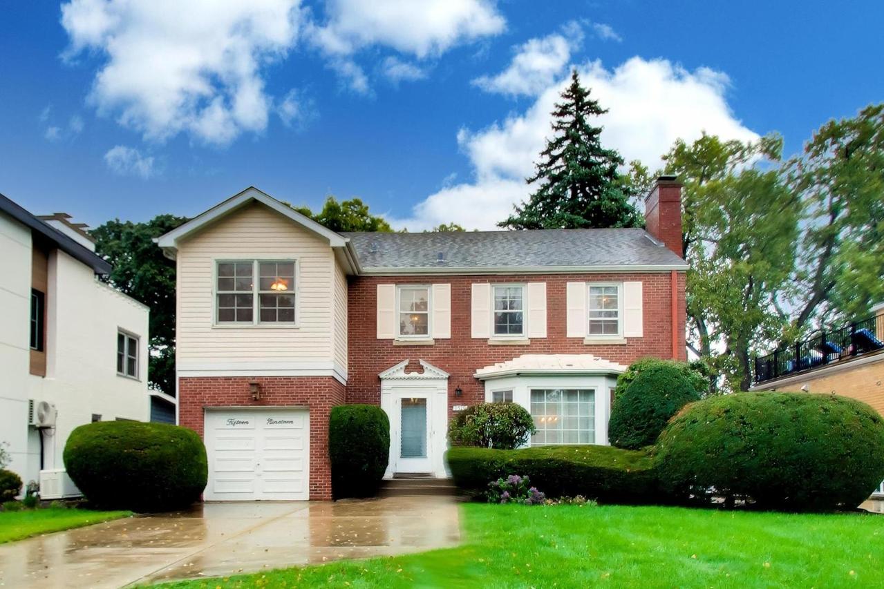 1519 Clinton Pl., River Forest, IL 60305