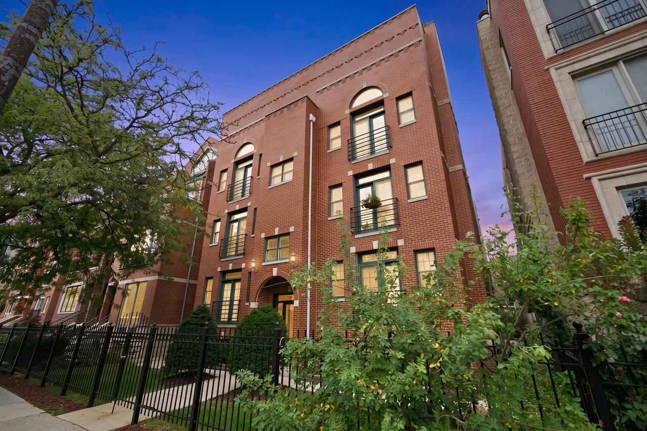 1916 W Belmont Ave. #3W, Chicago, IL 60657
