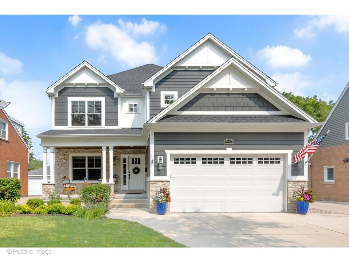569 S Stratford Ave., Elmhurst, IL 60126