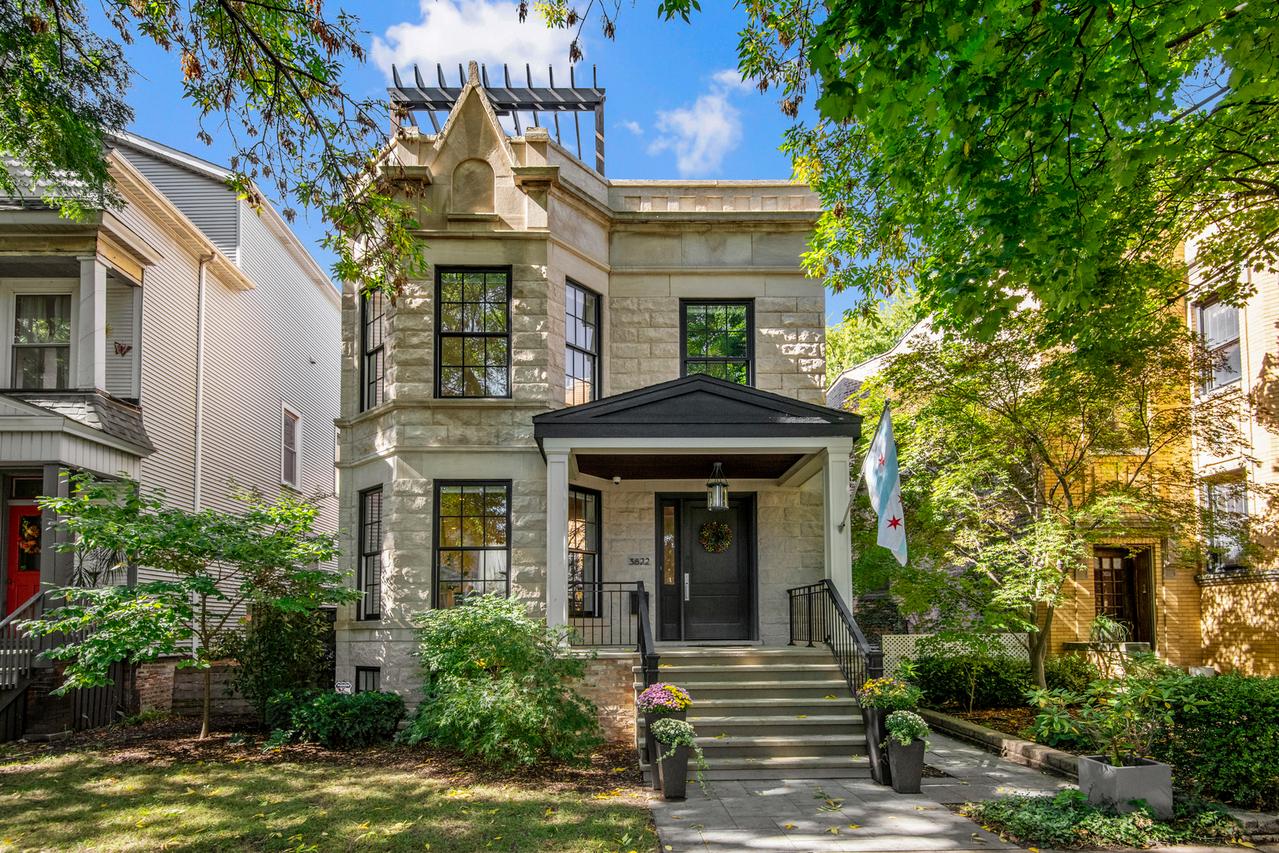 3822 N Hoyne Ave., Chicago, IL 60618