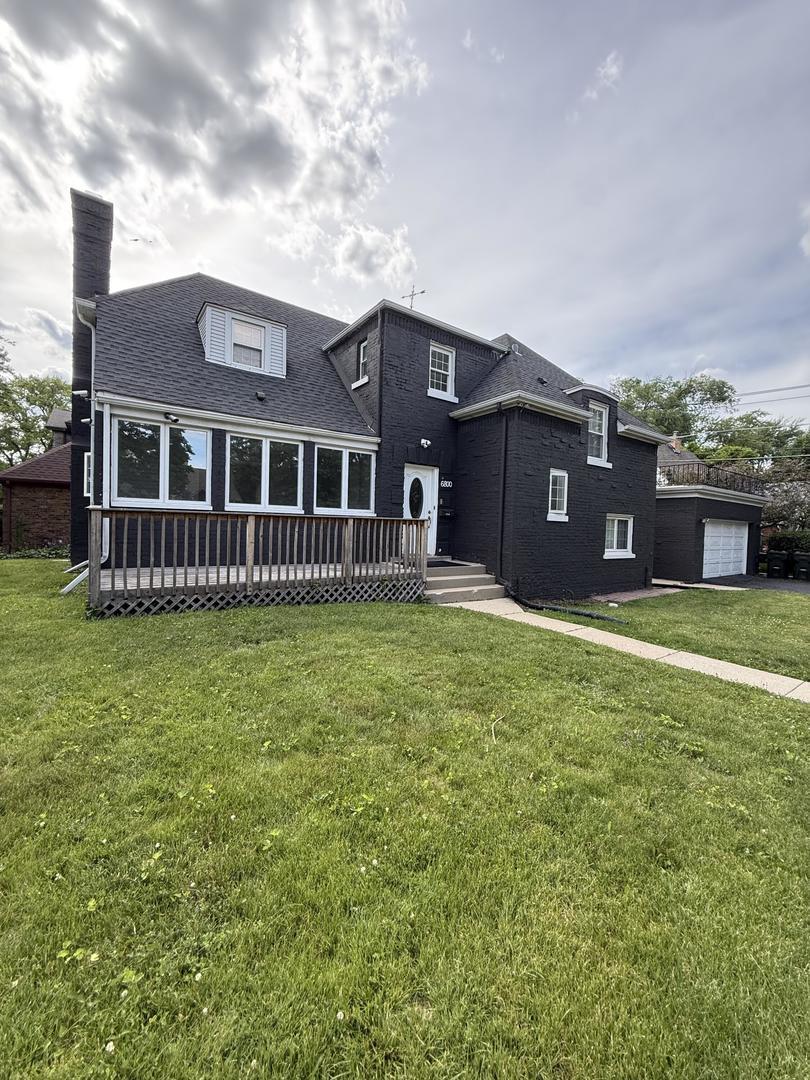 6800 N Knox Ave., Lincolnwood, IL 60712