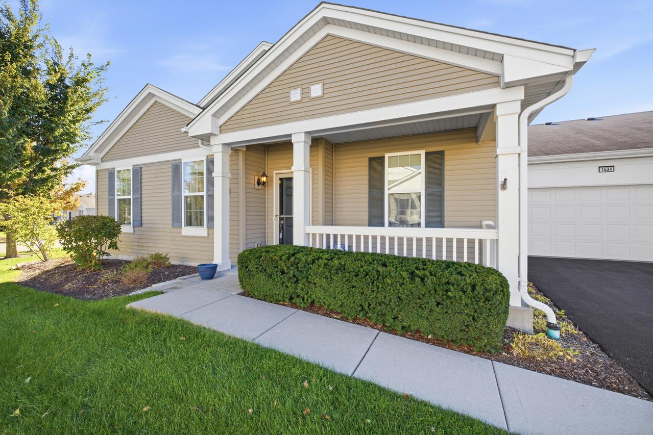 1634 Hannah Ln., Pingree Grove, IL 60140