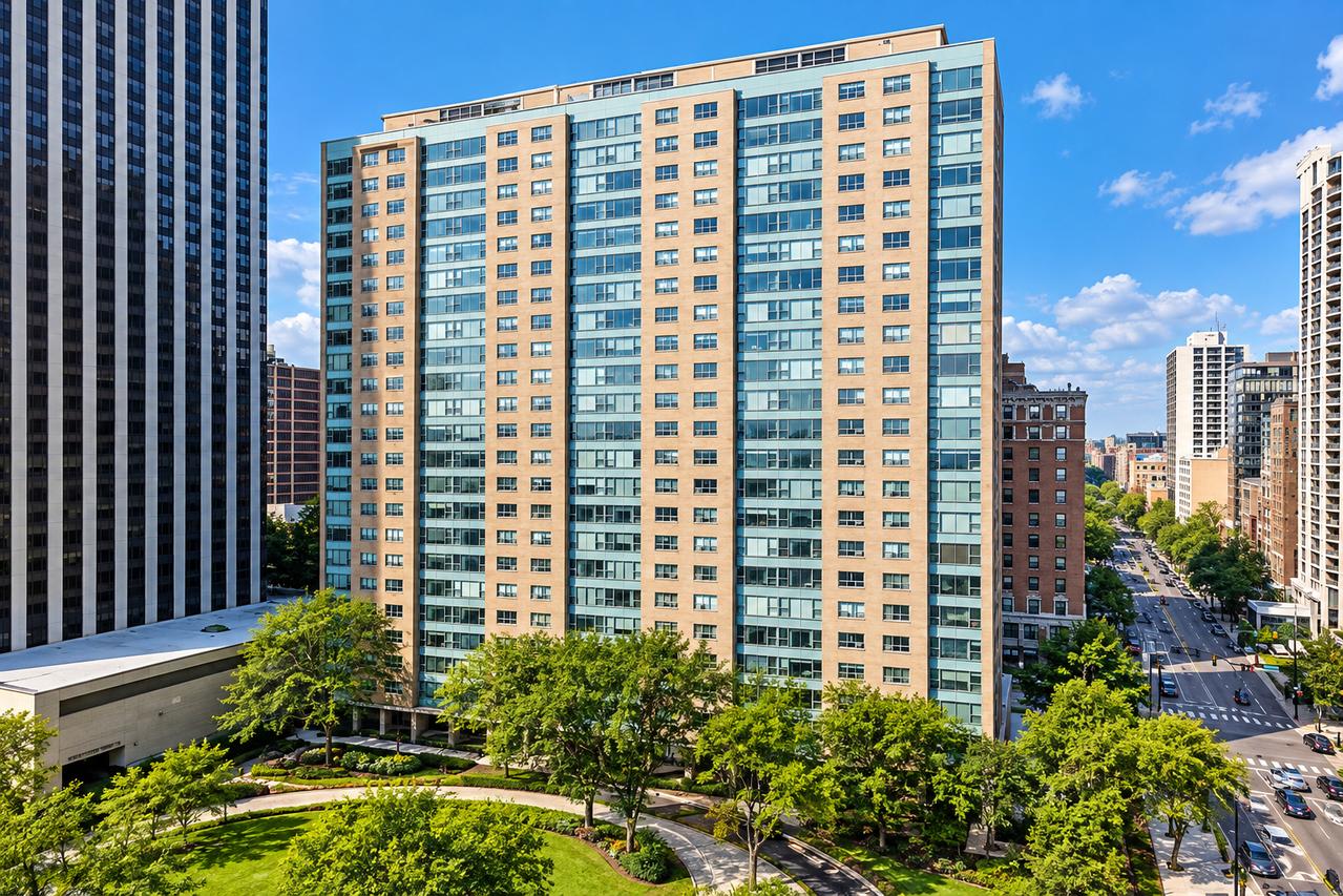 3180 N Lake Shore Dr. #17F, Chicago, IL 60657