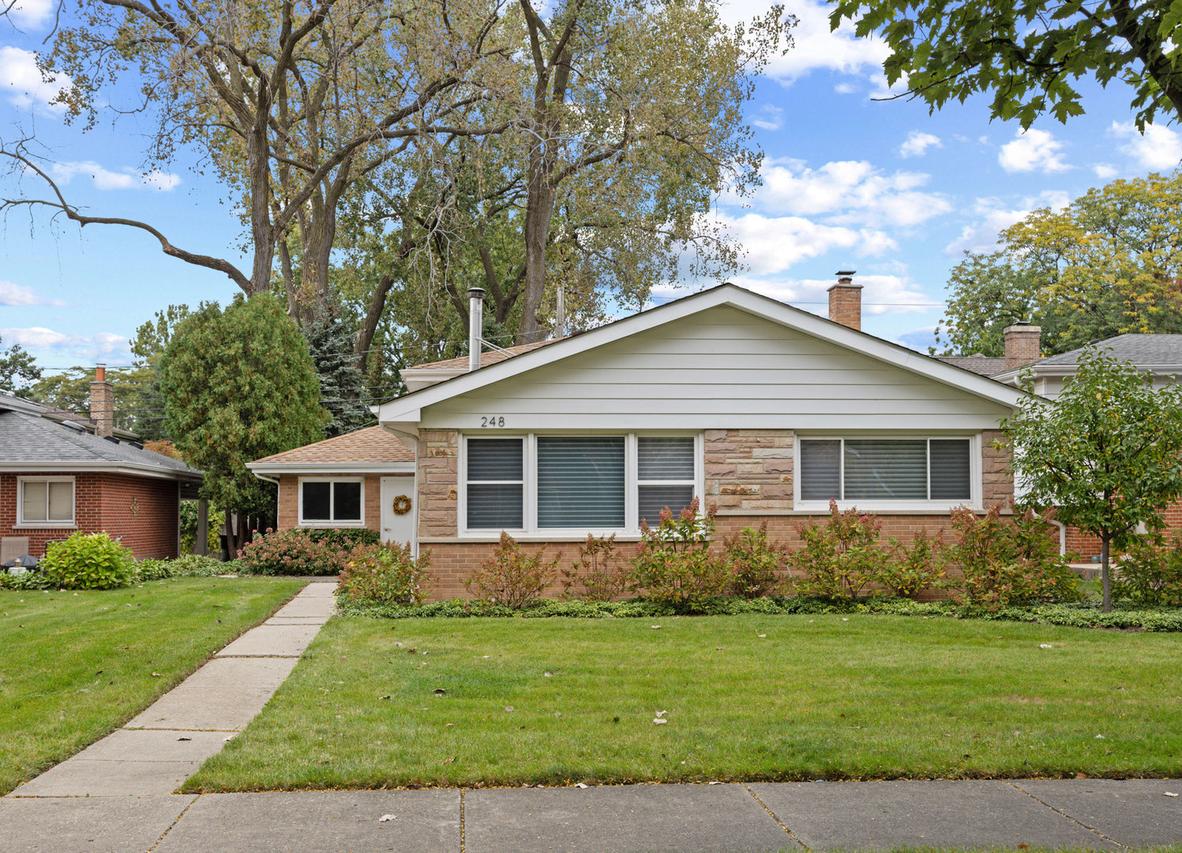 248 Glenview Rd., Glenview, IL 60025