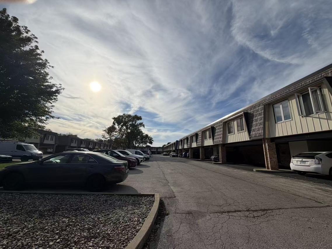 [Address Hidden by Seller], Palos Hills, IL 60465